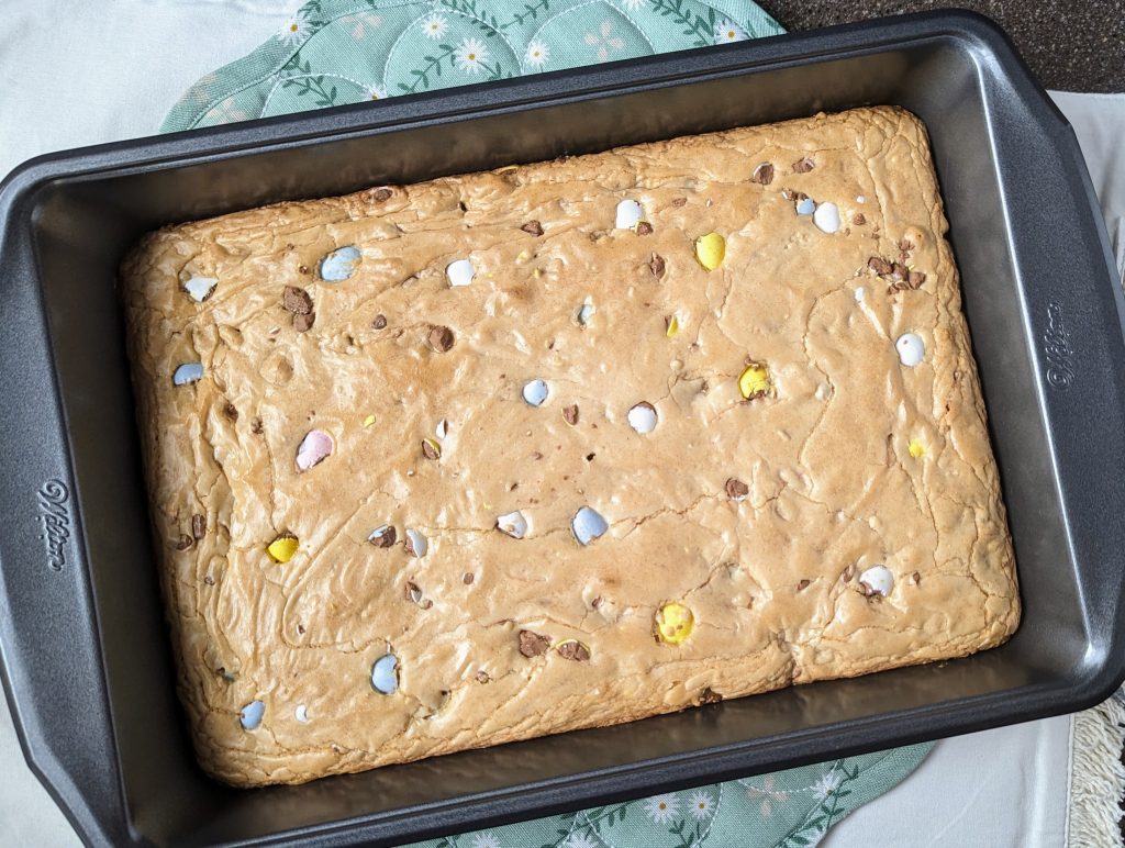 Mini Egg Cookie Bars baked