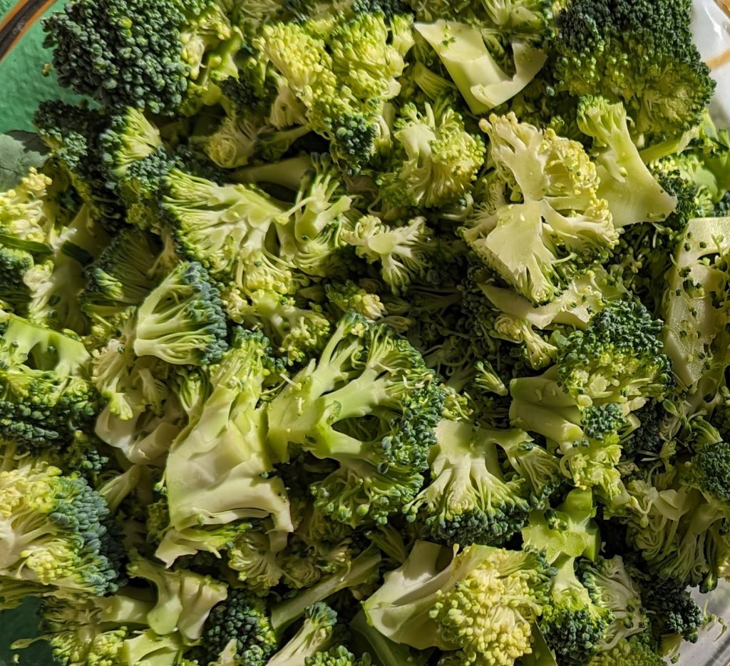 cut broccoli florets