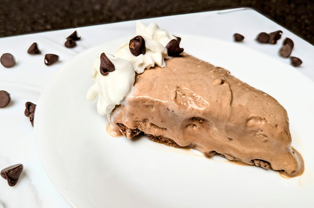 slice of chocolate peanut butter pie