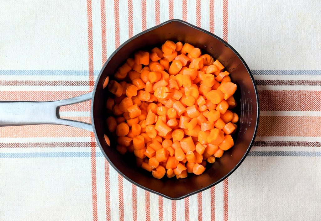 carrots in pot