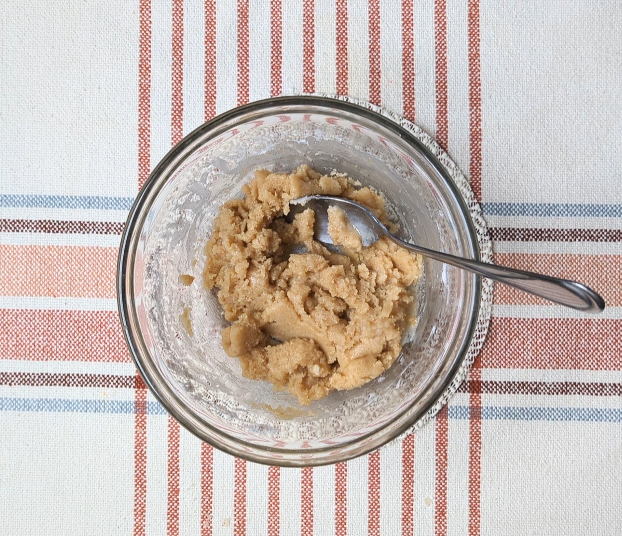 streusel topping in bowl