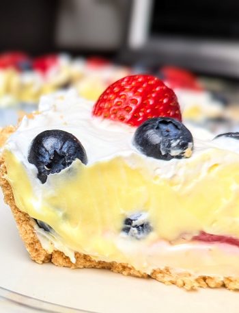 No-Bake Berry Lush Pie