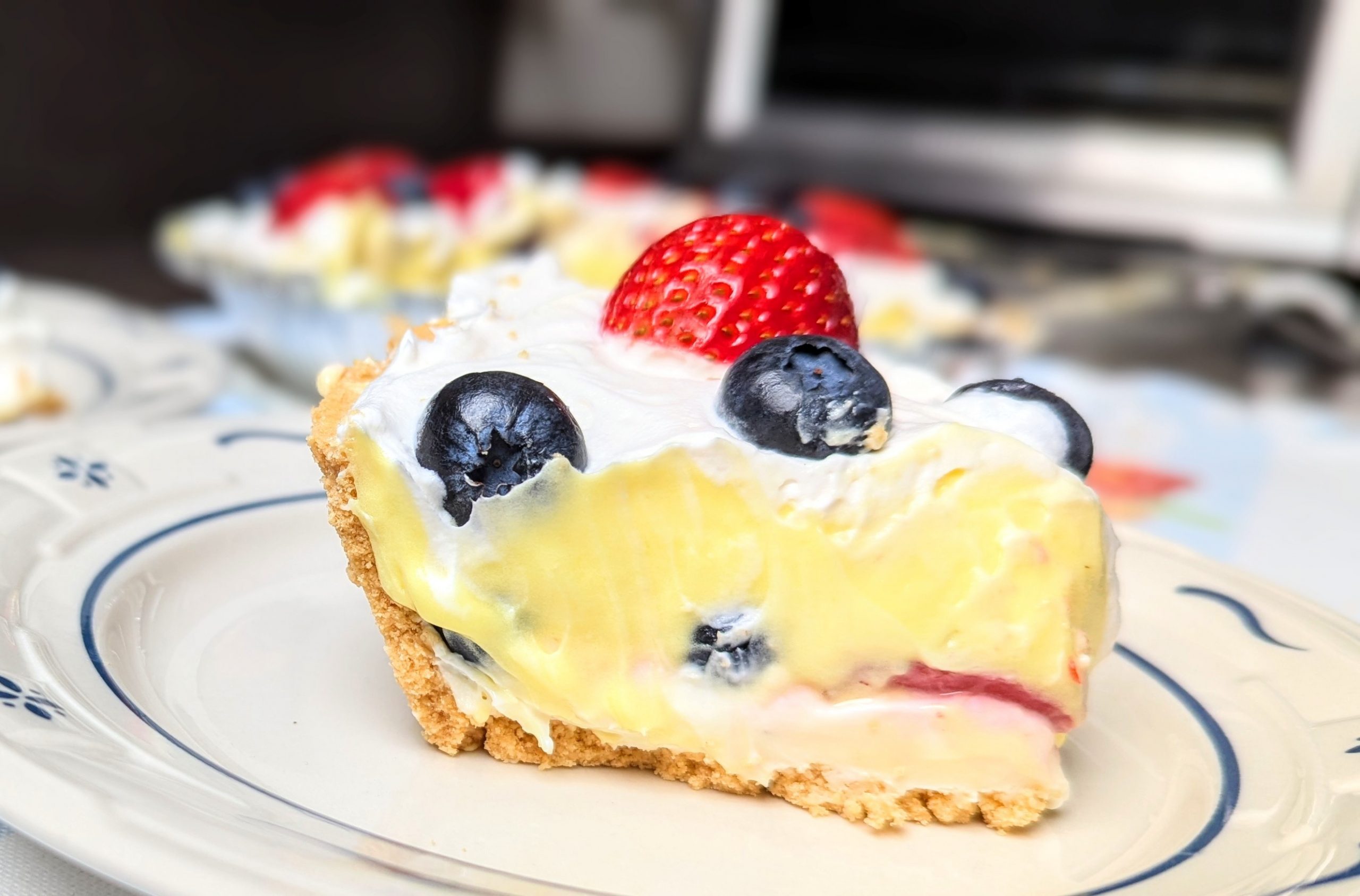 No-Bake Berry Lush Pie