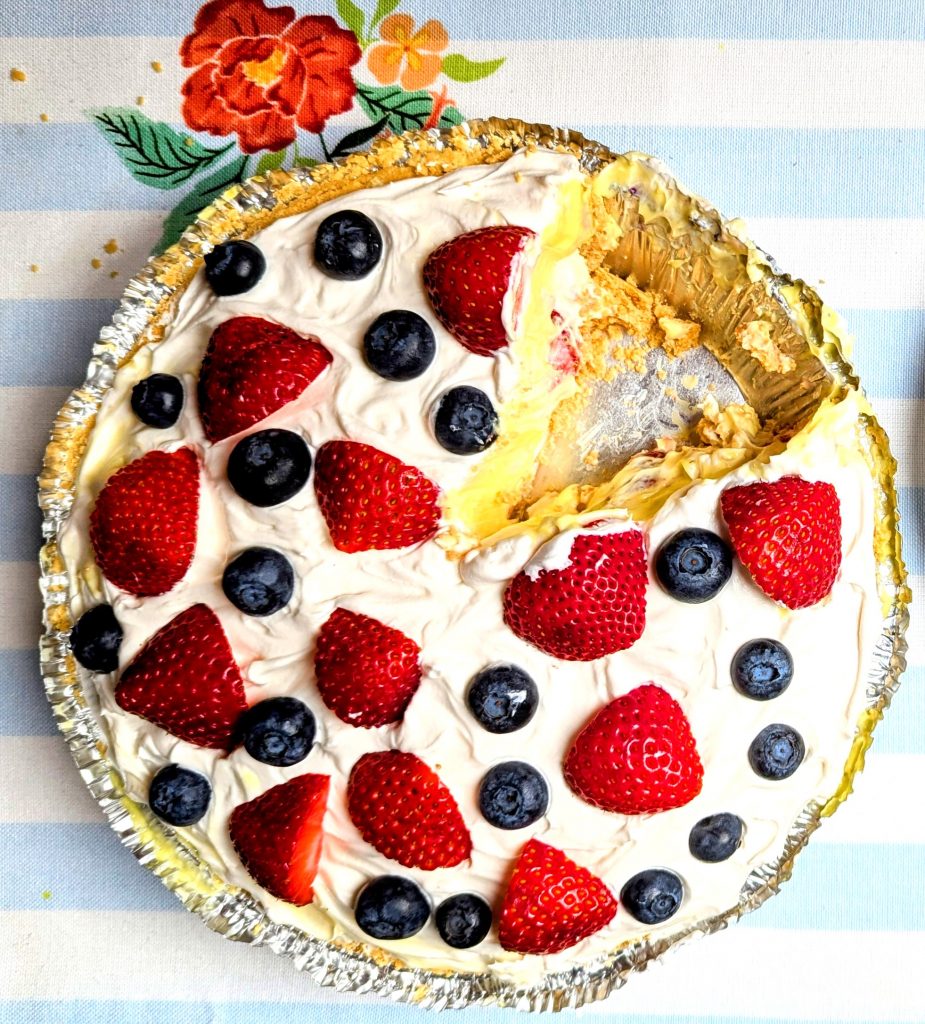 summer berry lush pie