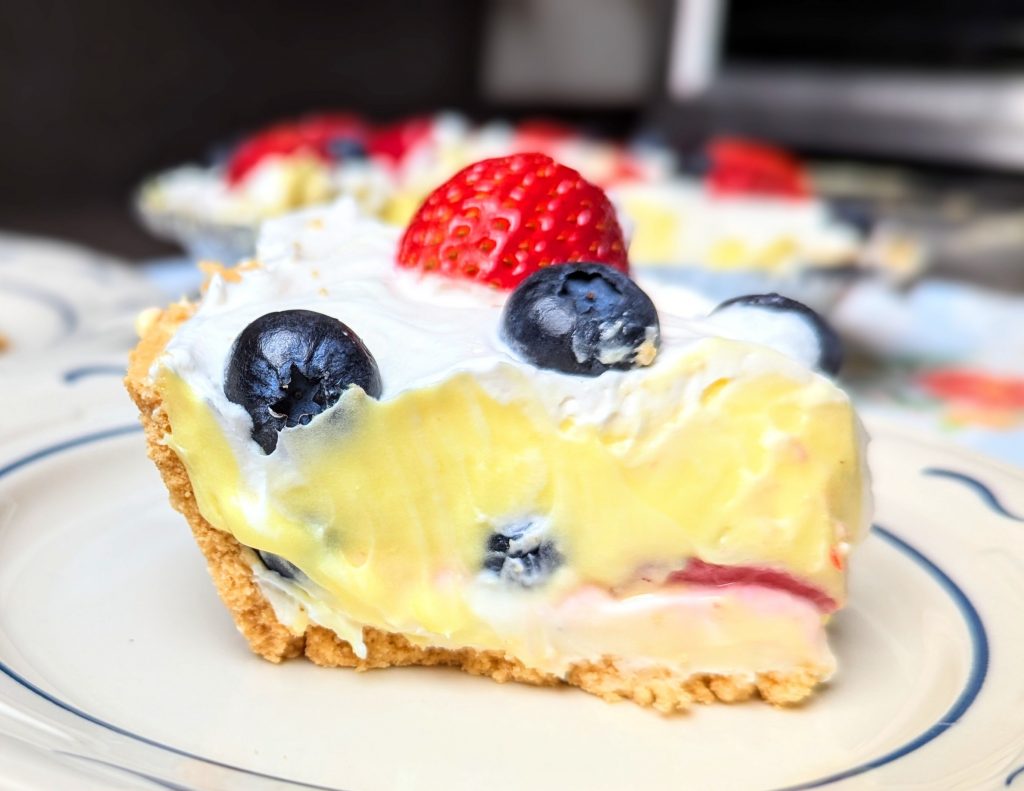 summer berry lush pie