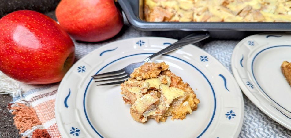 apple cinnamon kuchen on plate