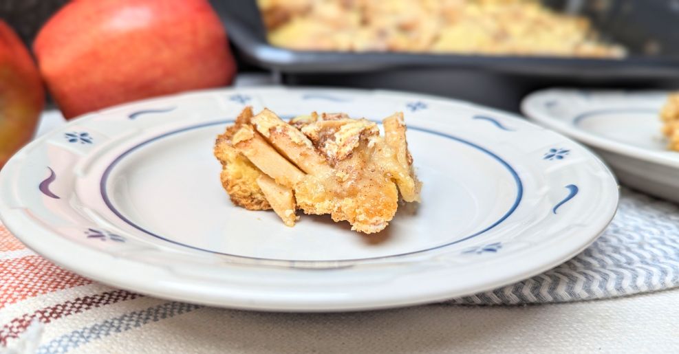 apple cinnamon kuchen on plate