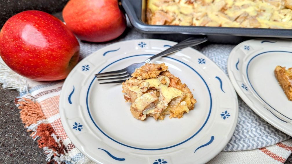 apple cinnamon kuchen on plate