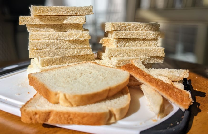 trimmed slices of white bread