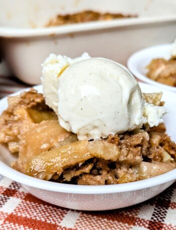 baked apple crisp featured image only