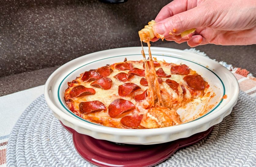 pepperoni pizza dip with fries