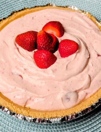 strawberries and cream pie