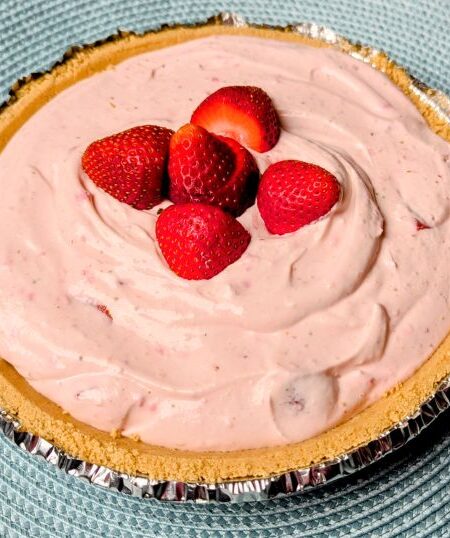 strawberries and cream pie