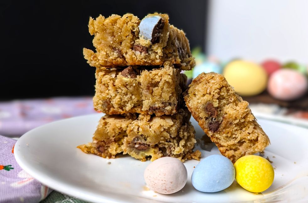 mini egg cookie bars