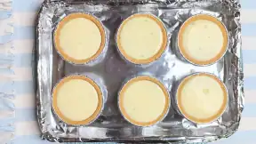 filling mini crusts