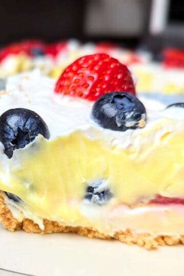 summer berry lush pie