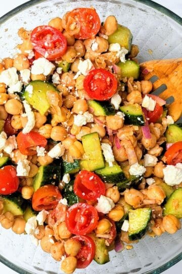 chickpea cucumber feta salad