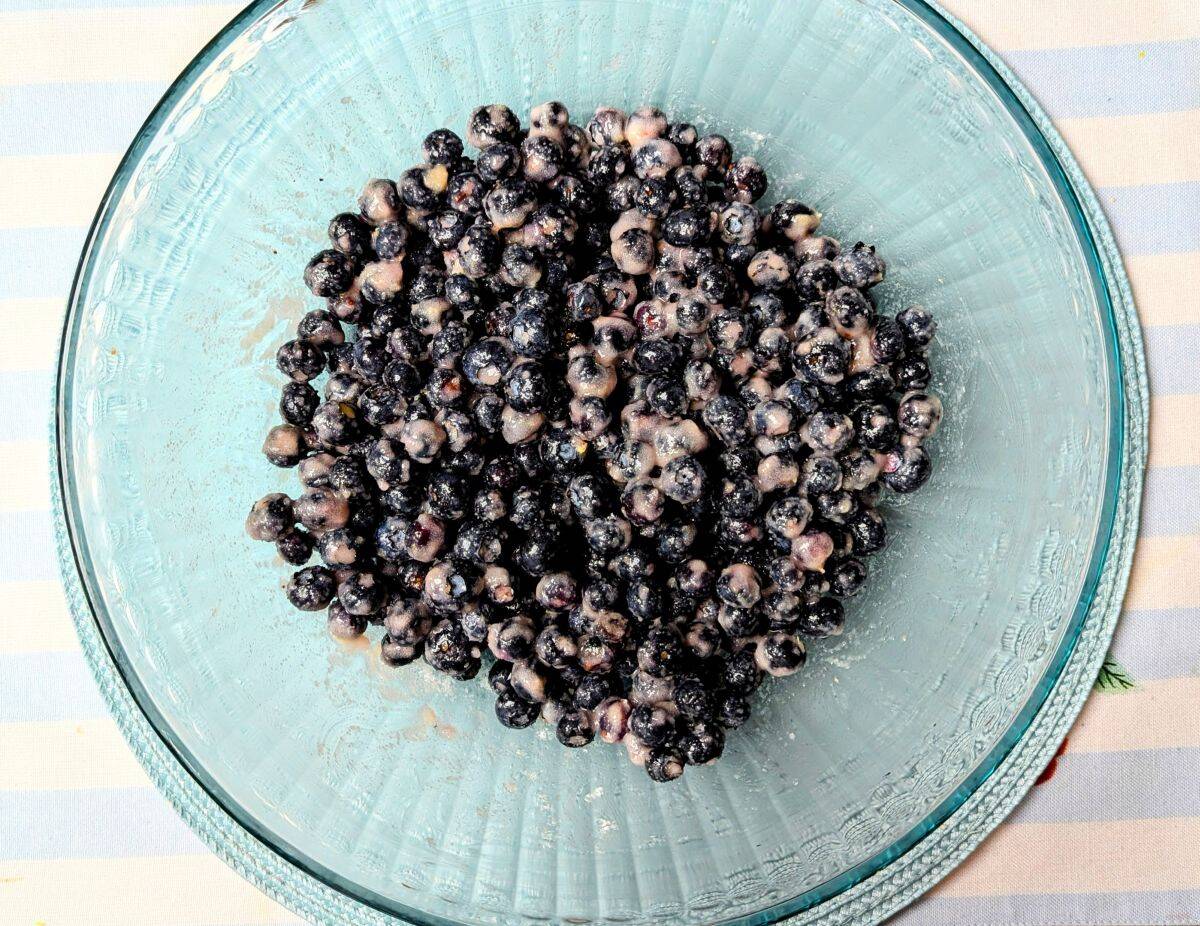 blueberries and glaze ingredients