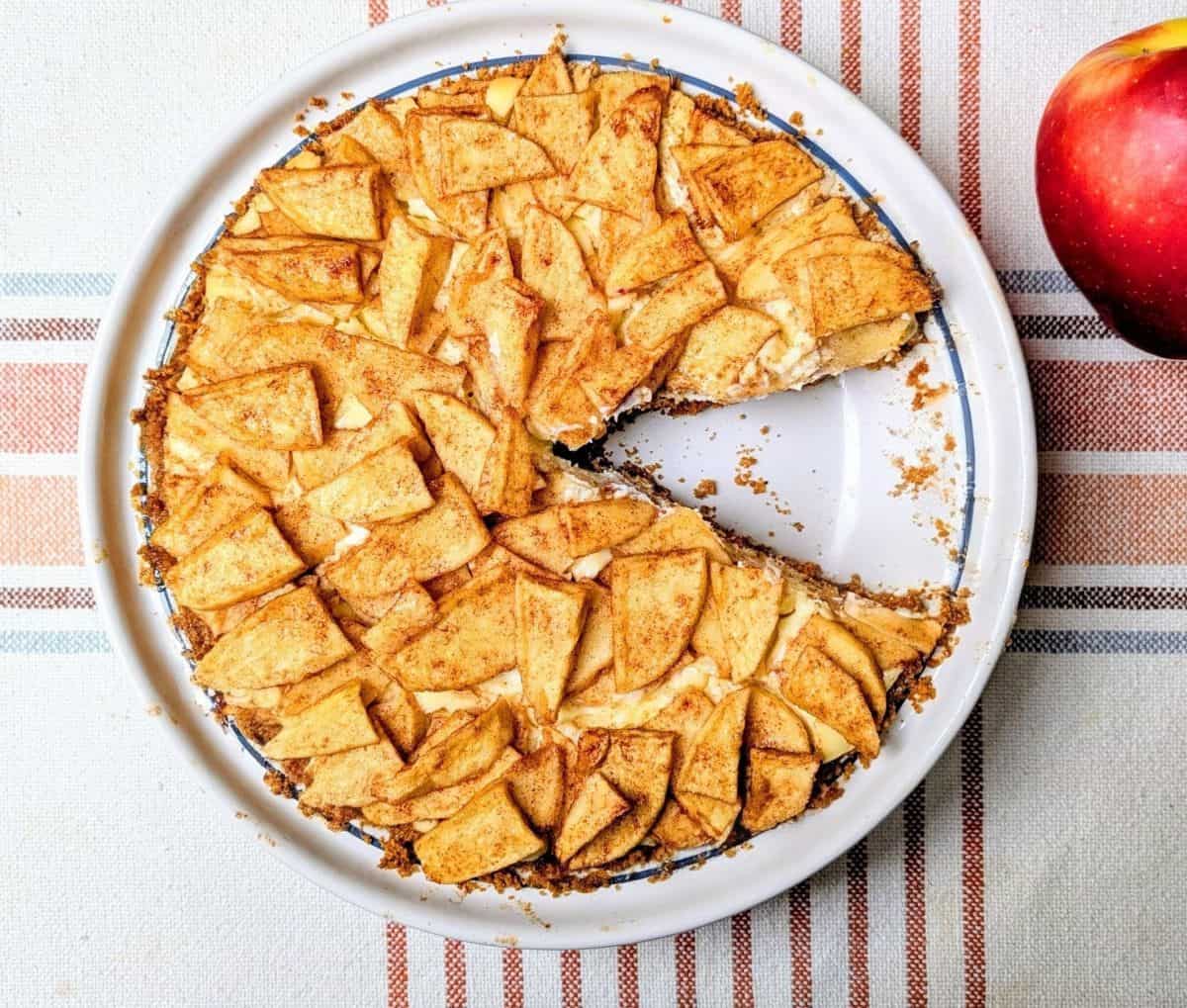 apple cheesecake
