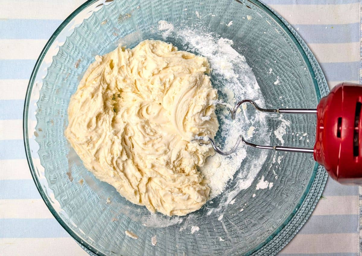 making the buttercream filling
