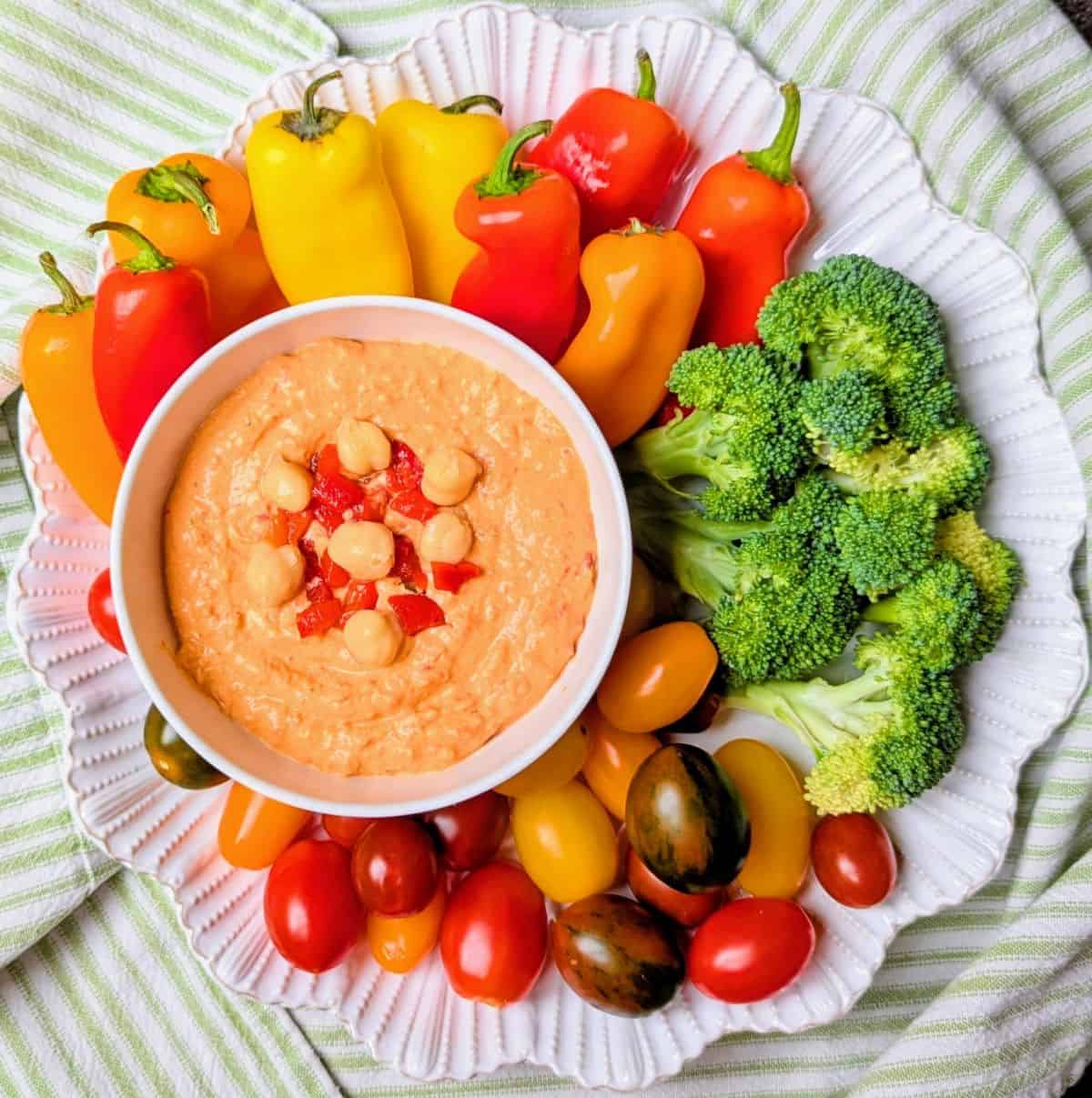 hummus on veggie tray