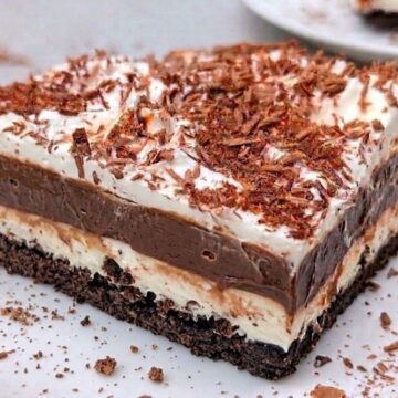oreo lasagna serving on plate