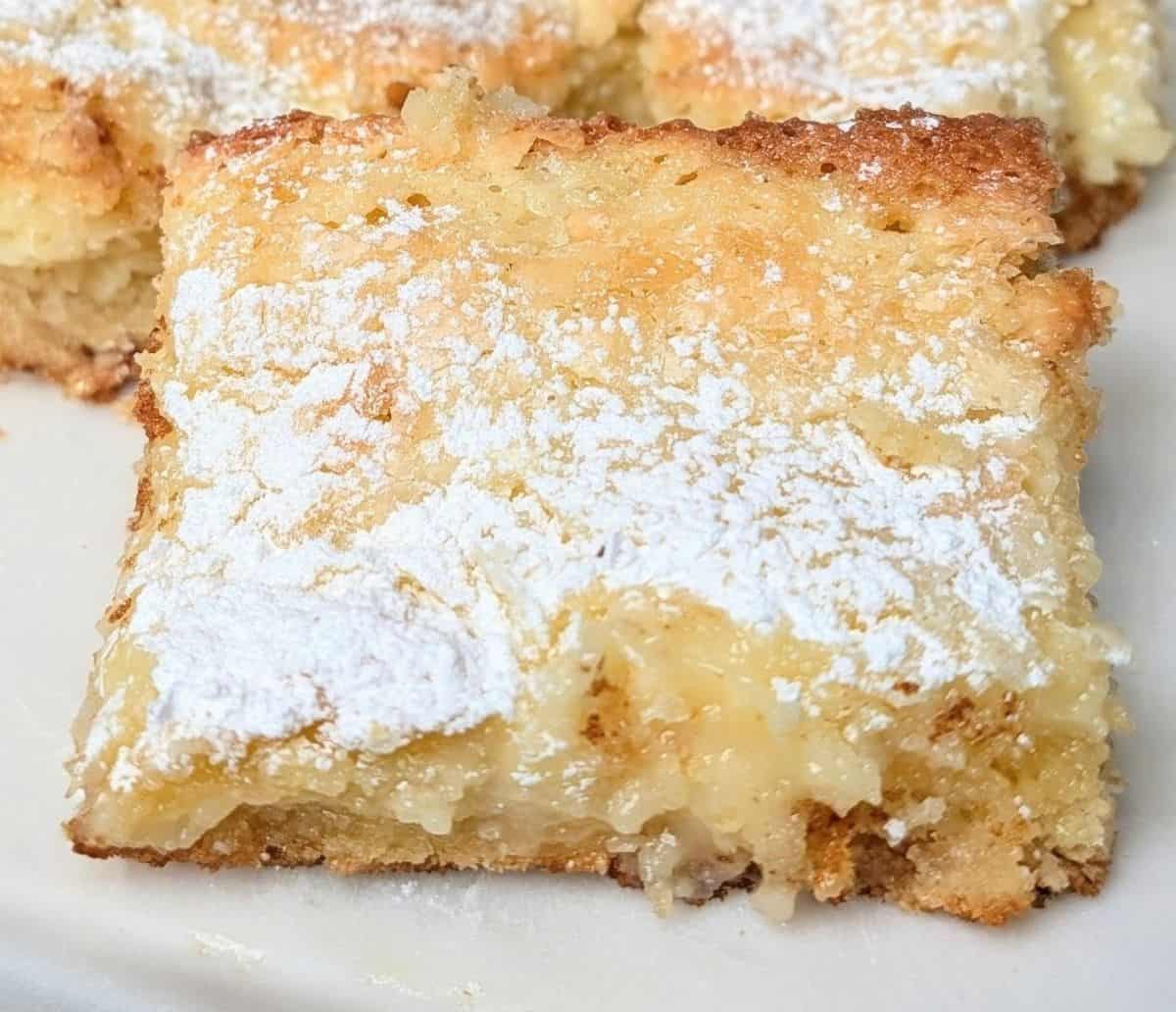 ooey-gooey-butter-cake-recipe-slice
