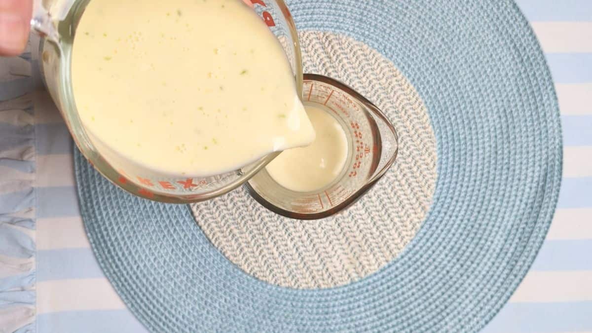 making sour cream layer