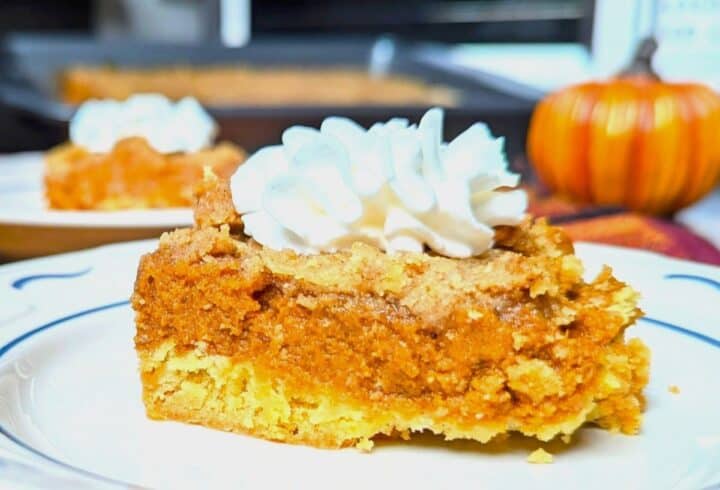 pumpkin crumble serving with whip
