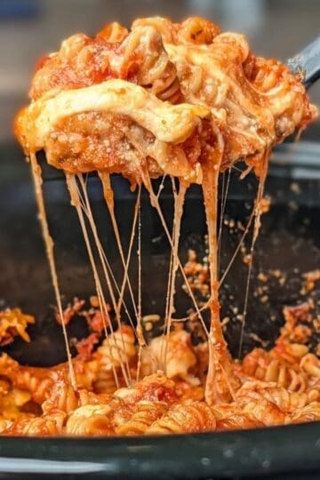 crock pot baked ziti cheese pull